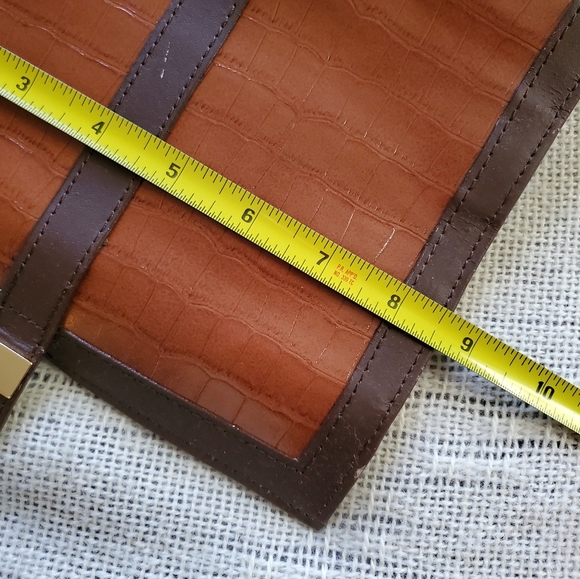 New Tuscan Designs Brown/Tan Croco Print Leather Jewelry or Pencil Roll. D-074 - Picture 10 of 12